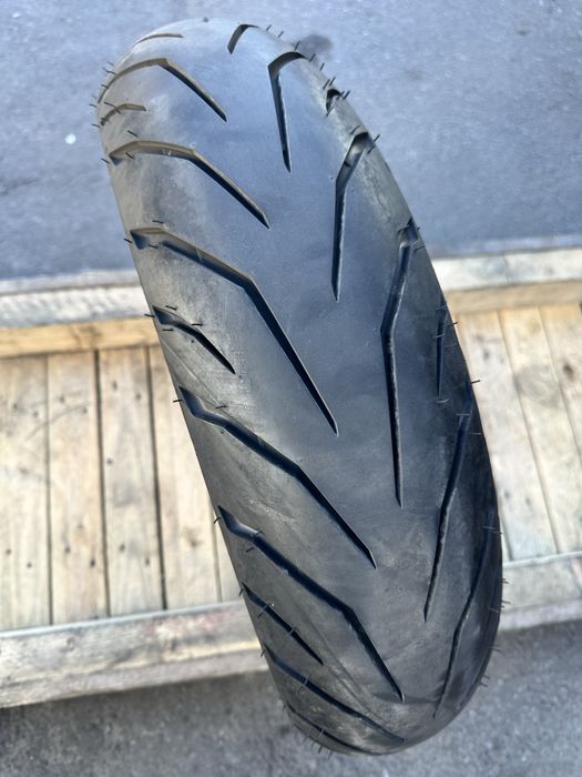 Мотошина 140 70 17 66S Pirelli Angel CT як нова