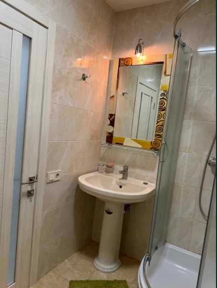 Павлово Поле, 2 к.кв., 1-ый дом от метро Бот.Сад, 3/5, сталинка. AN