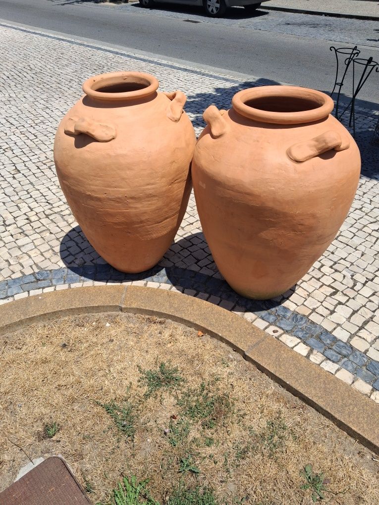 Par de talhas em barro