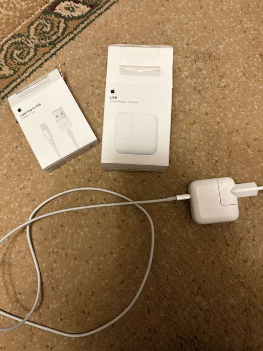 Apple power adapter 12w і кабель lightning