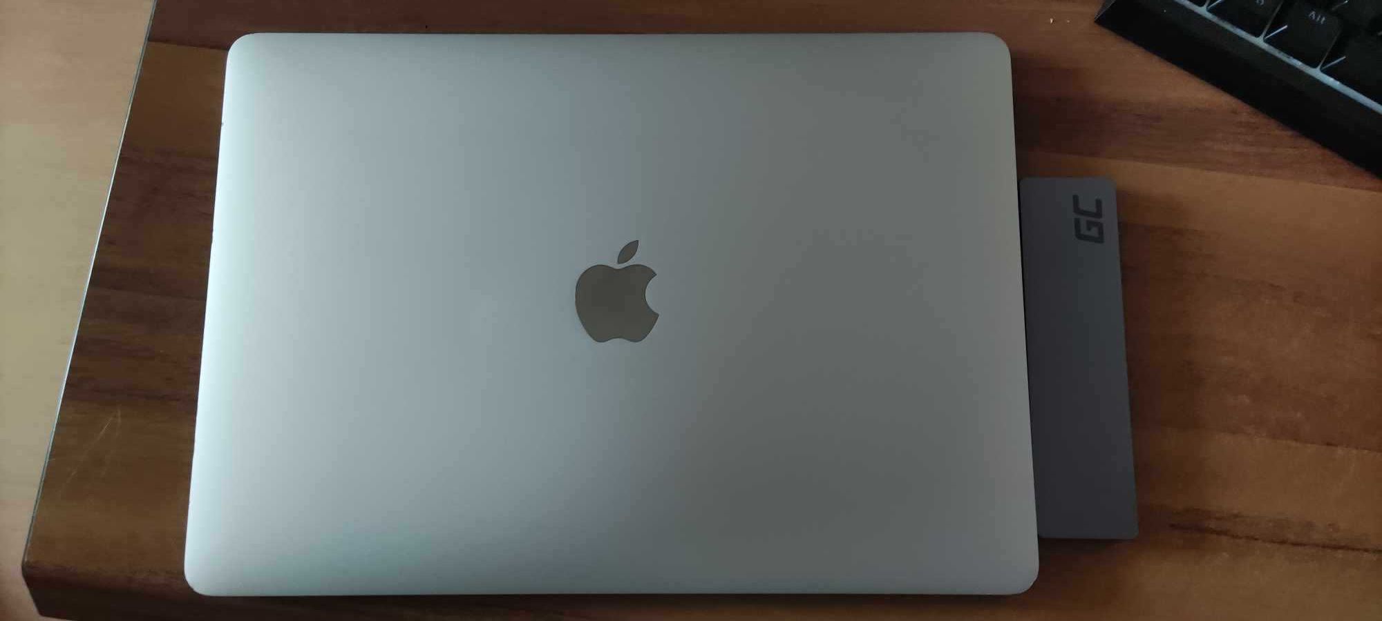 MacBook Pro 13inch 2019r