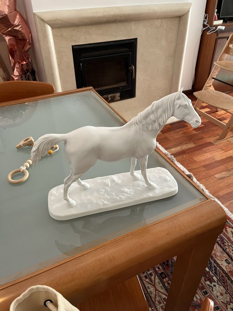 Escultura Vista Alegre Cavalo Biscuit