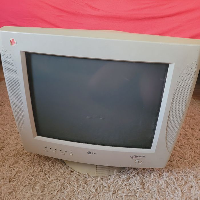 Monitor LG Studioworks 550M