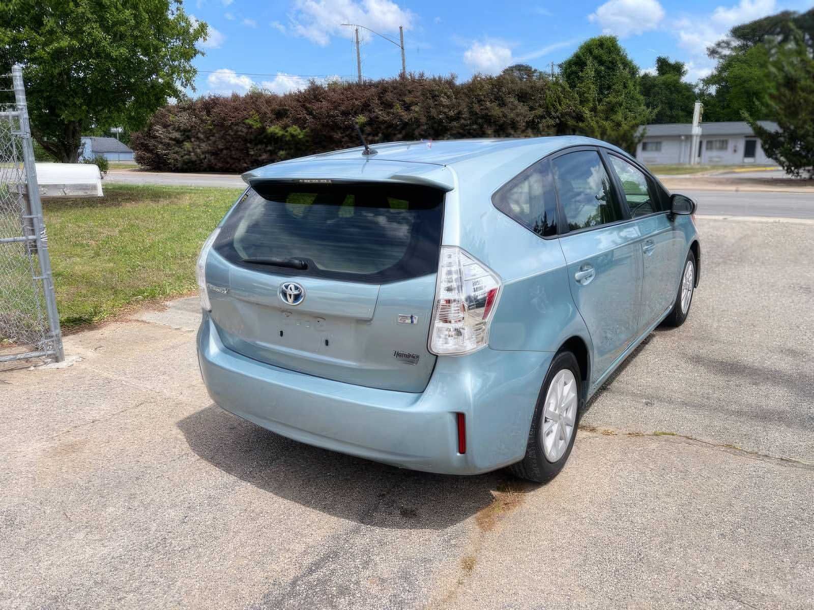 2014 Toyota Prius v Two