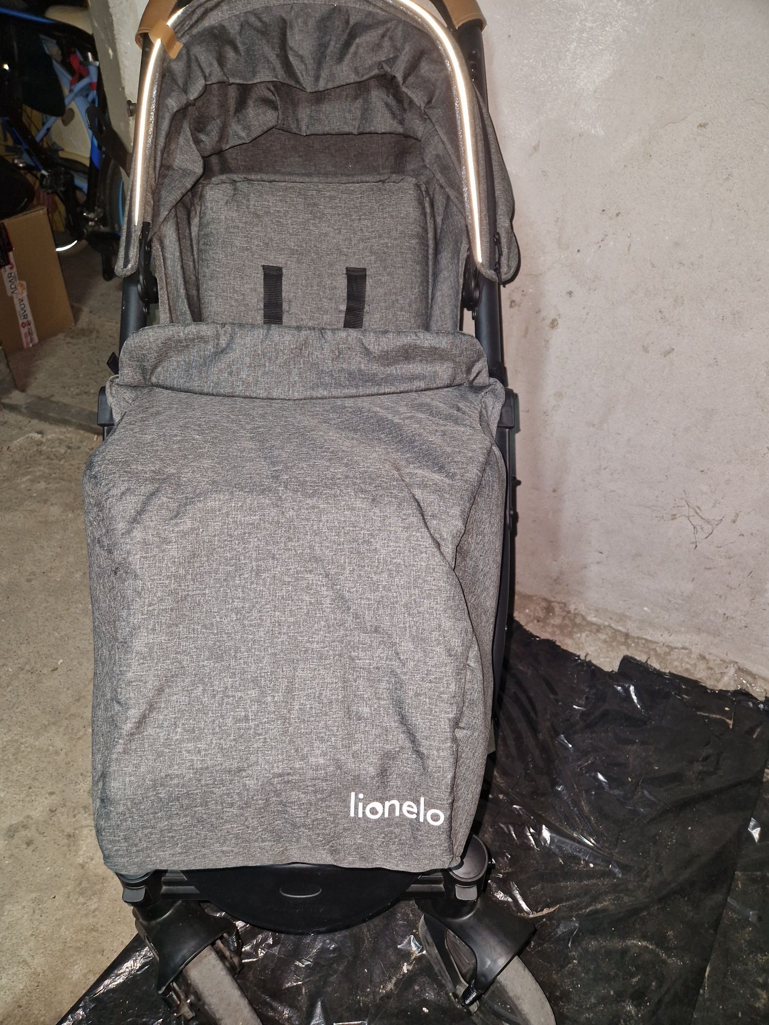 LIONELO wózek spacerowy