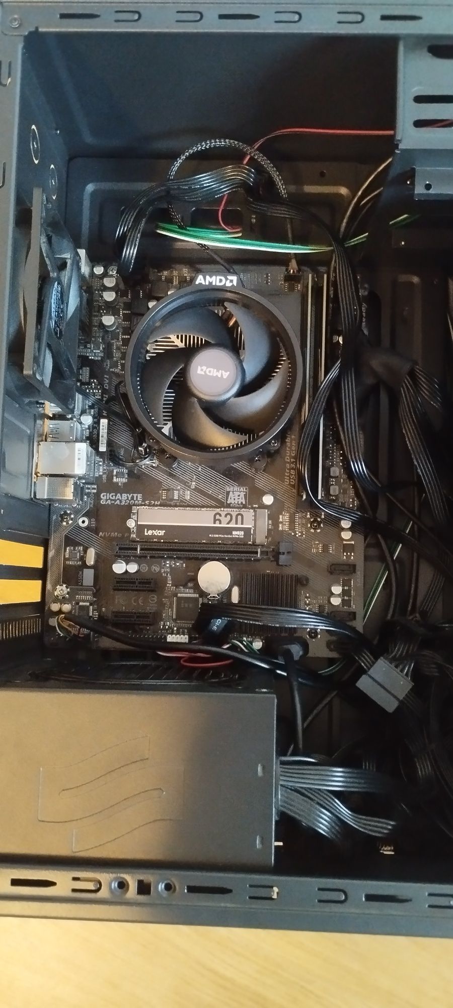 Sprzedam Komputer ryzen 5 3600 (BEZ KARTY GRAFICZNEJ !!)