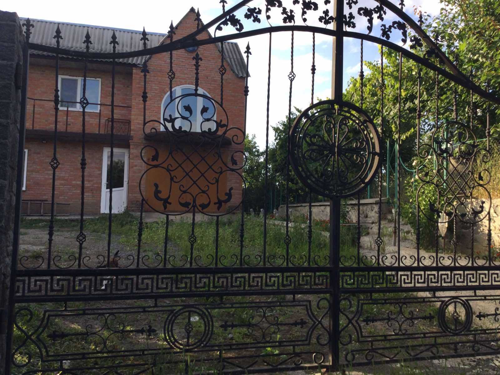 (3) Продам будинок в селі Садове 9006