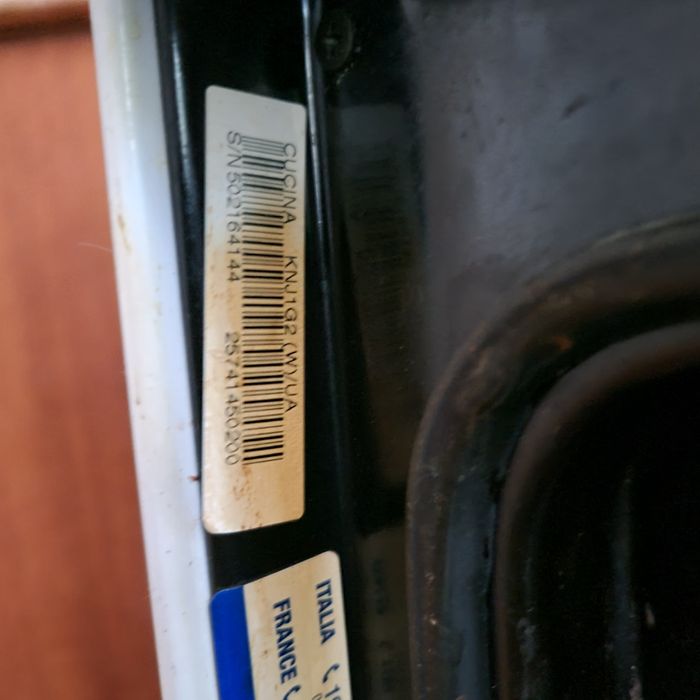 Продаю надійну газову плиту Indesit CIS6G2(W)UA (Італія). б/у