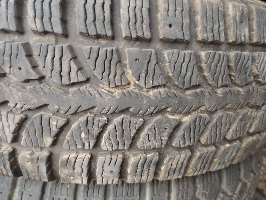 Комплект зимних шин 175/70 R-13