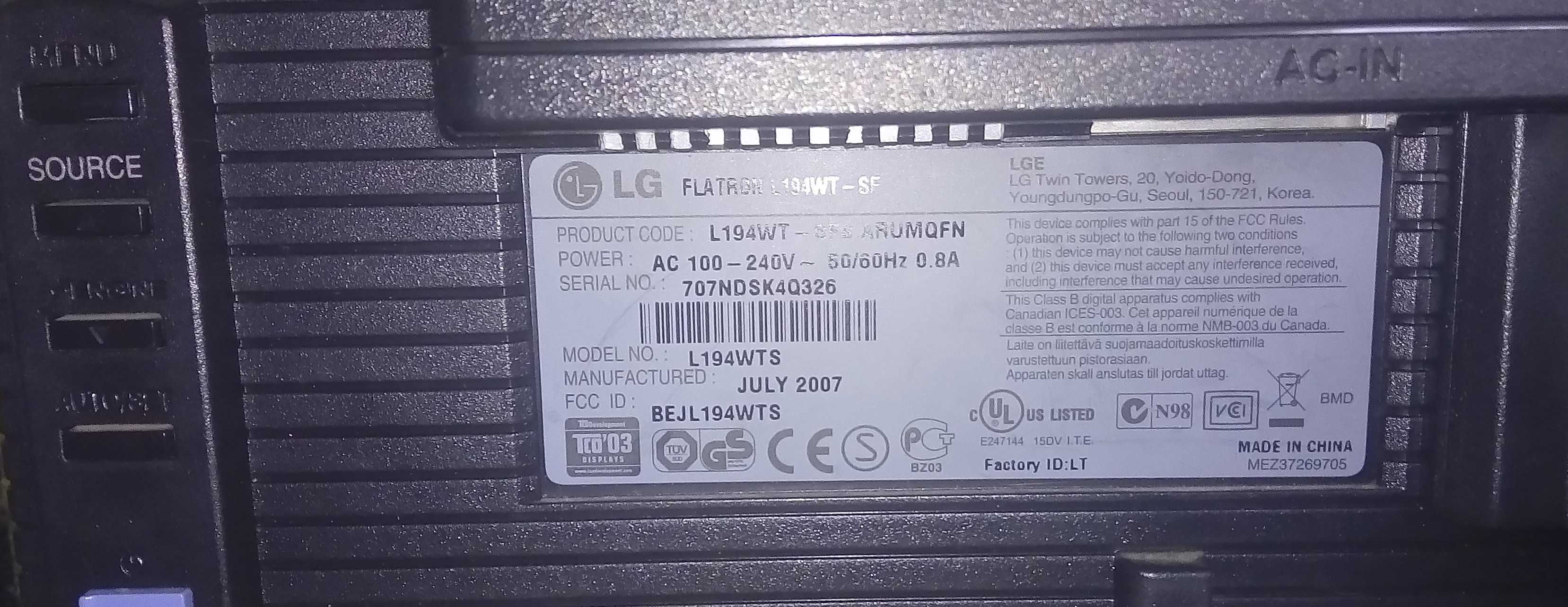 Монитор 19" LG широкоформатный