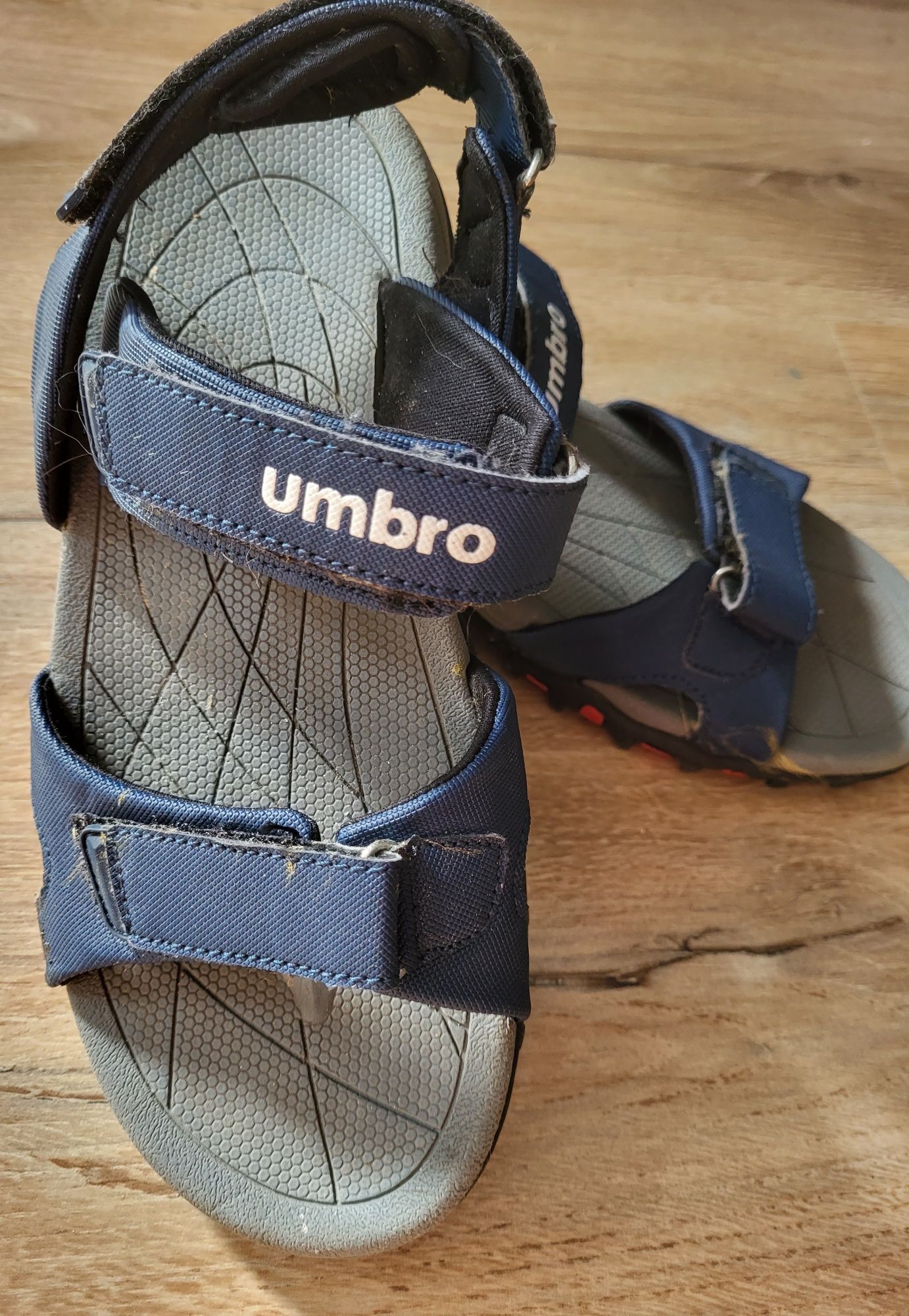 Umbro sandały r. 38
