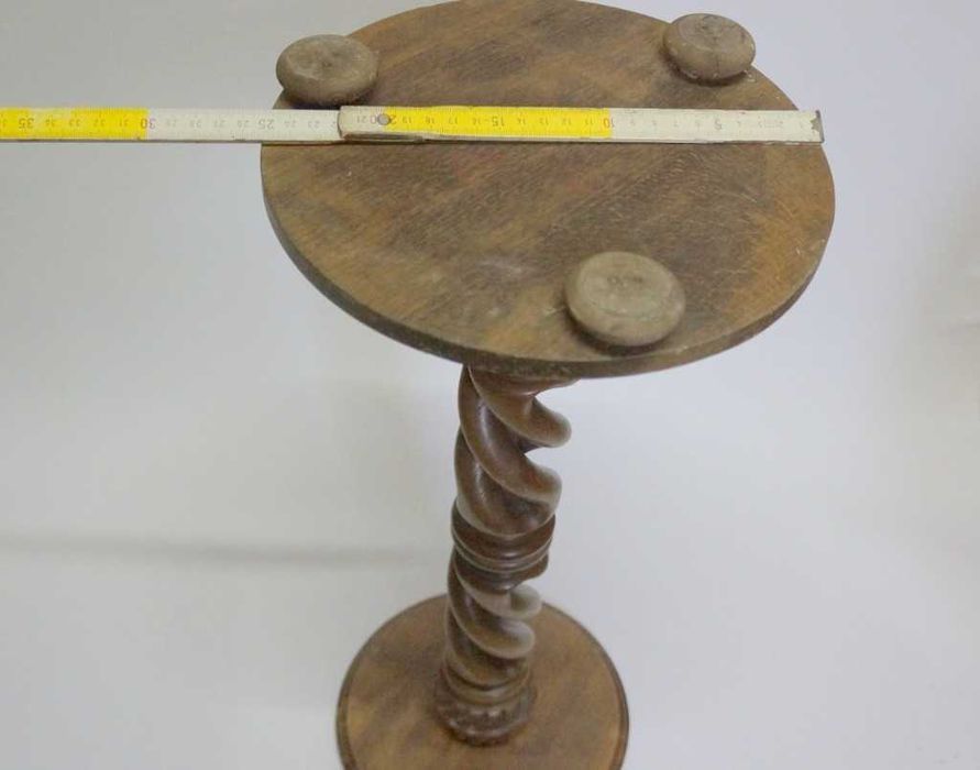 stary kwietnik drewniany rzeźbiony