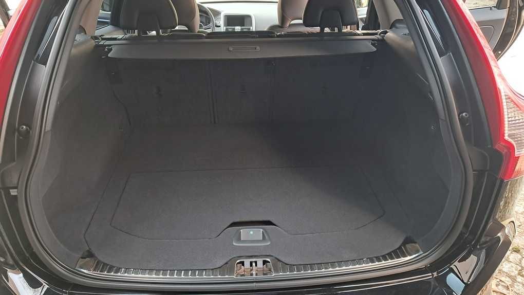 Volvo XC60 D4 perfekcyjny stan, bezwypadkowy, dynamiczny, oszczędny