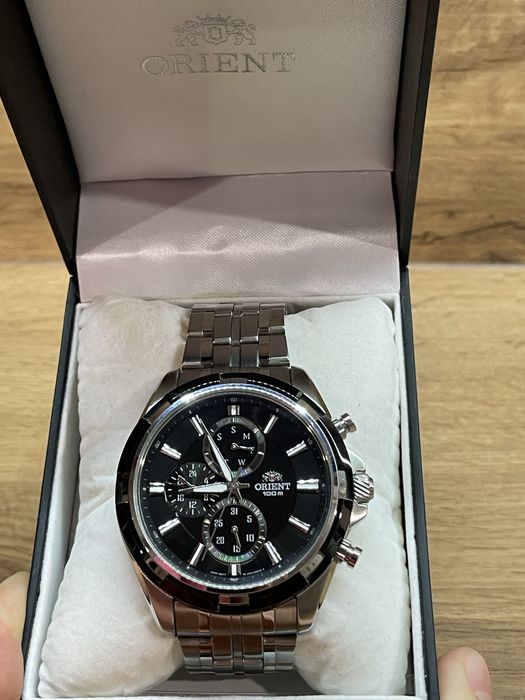 Чоловічий годинник Orient FUY01002B