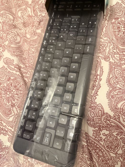 Vendo conjunto teclado + rato Logitech MK220