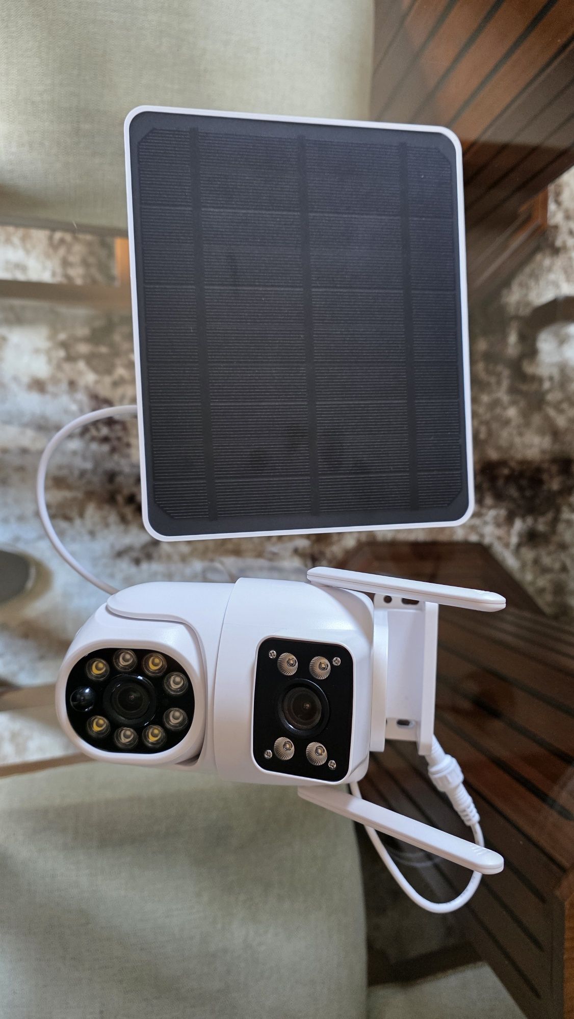 Camera de vigilância com painel solar
