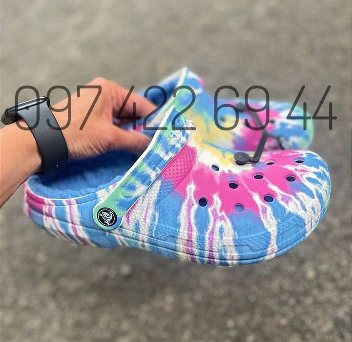 Стильні теплі Крокс Crocs сабо оригінал Crocs Baya Lined Tiedy