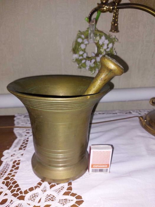 Антикваріат. Велика бронзова ступка з товкачем