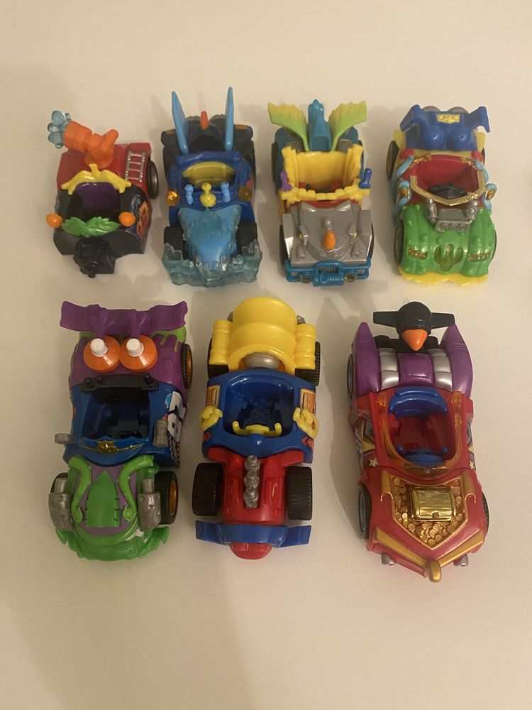 T-Racers 7 szt. autka z ludzikami