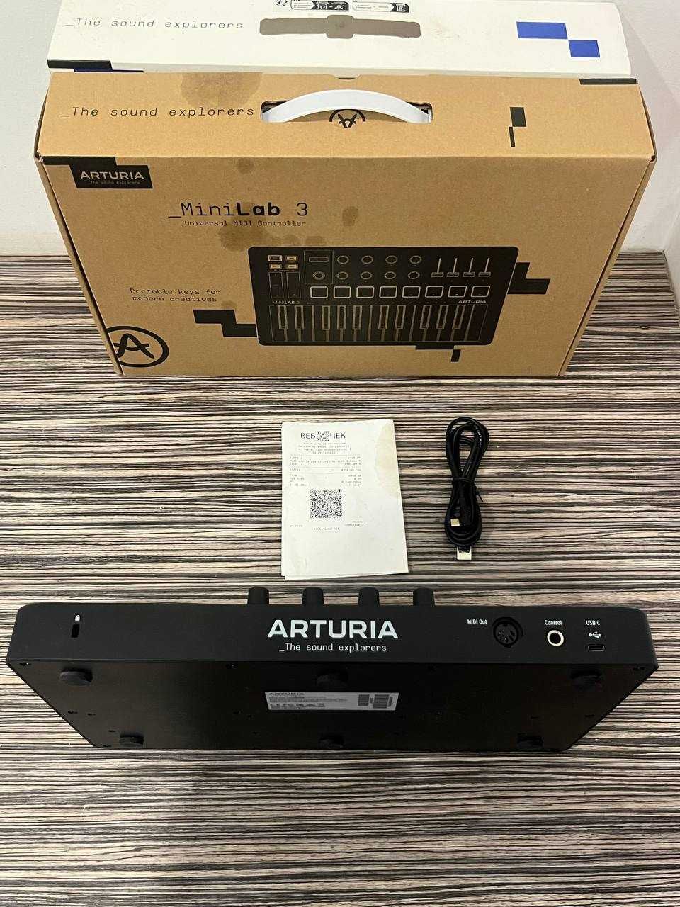 MIDI-клавіатура Arturia MiniLab 3 Deep Black