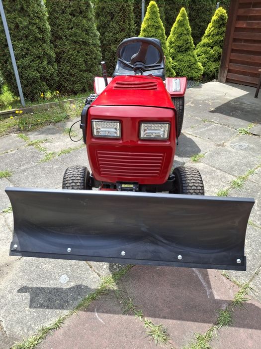 Traktor Traktorek Ciągnik SAM z pługiem do odśnieżania