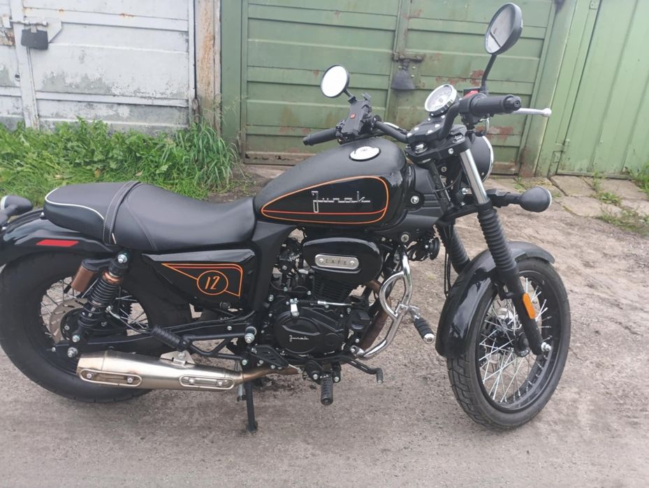 Motocykl Junak M12 Cafe rok 2022