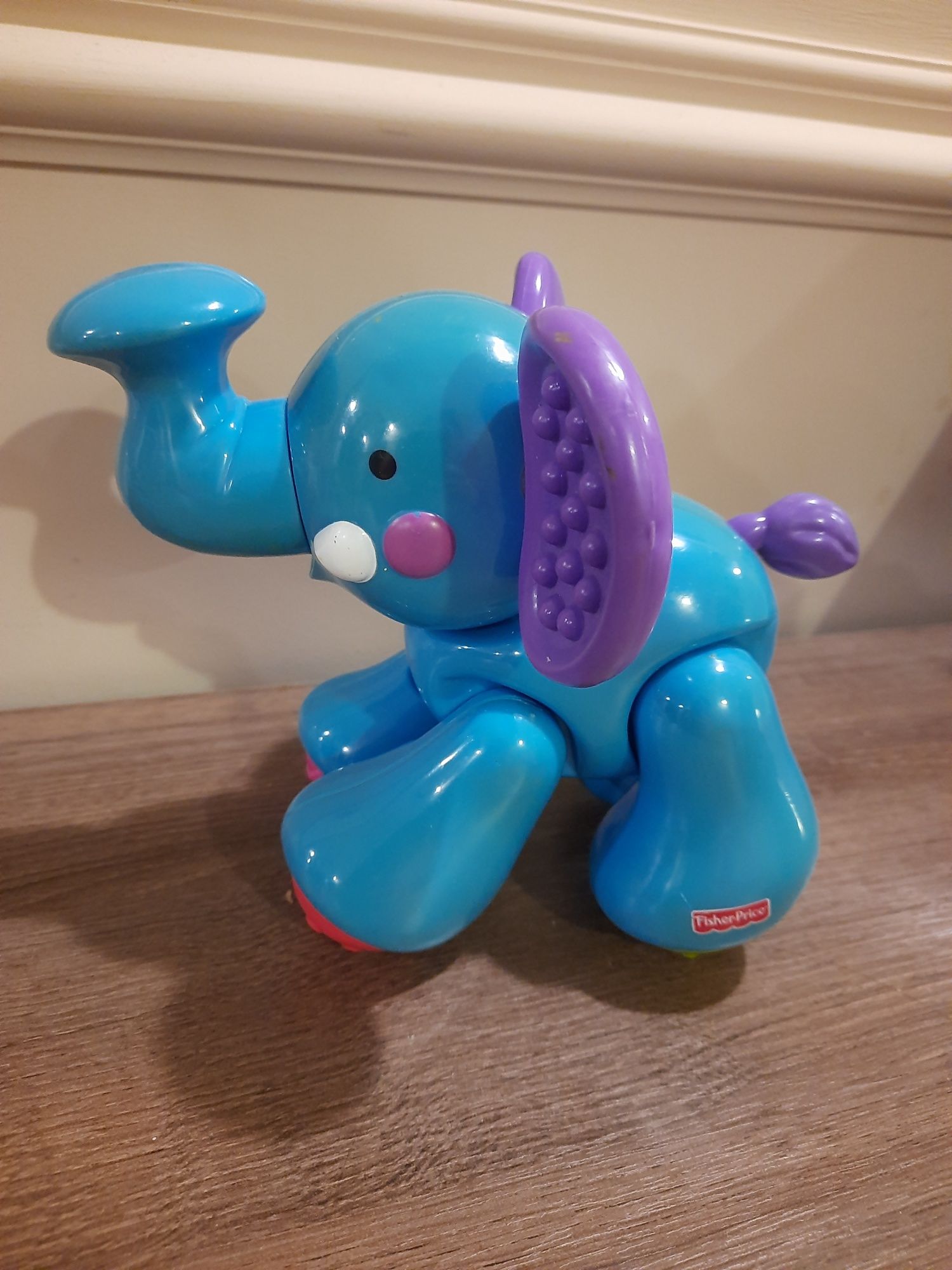 Слоник тріщотка Fisher Price Іграшки тріщалки