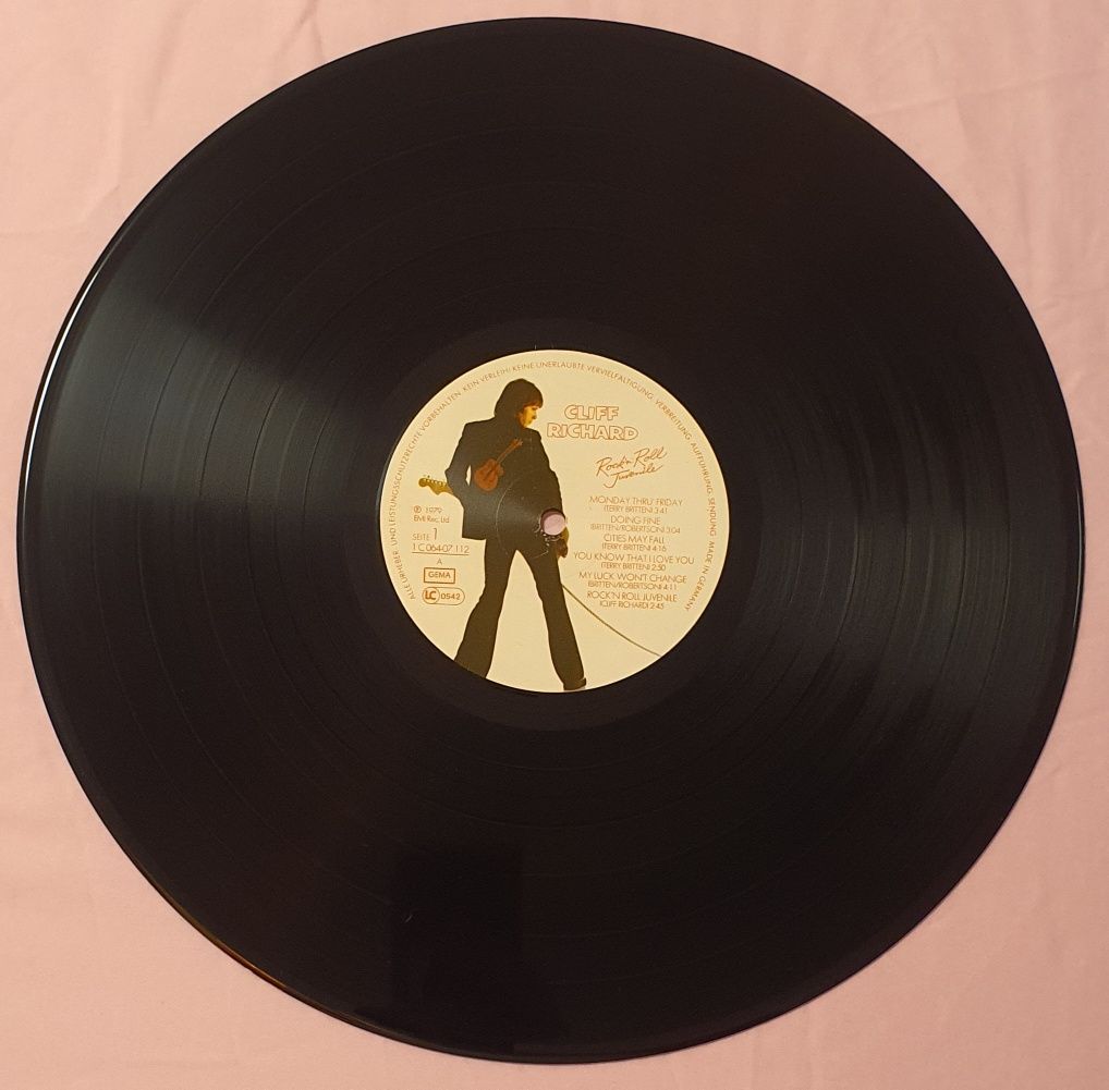 Cliff Richard "We Don't Talk Anymore"