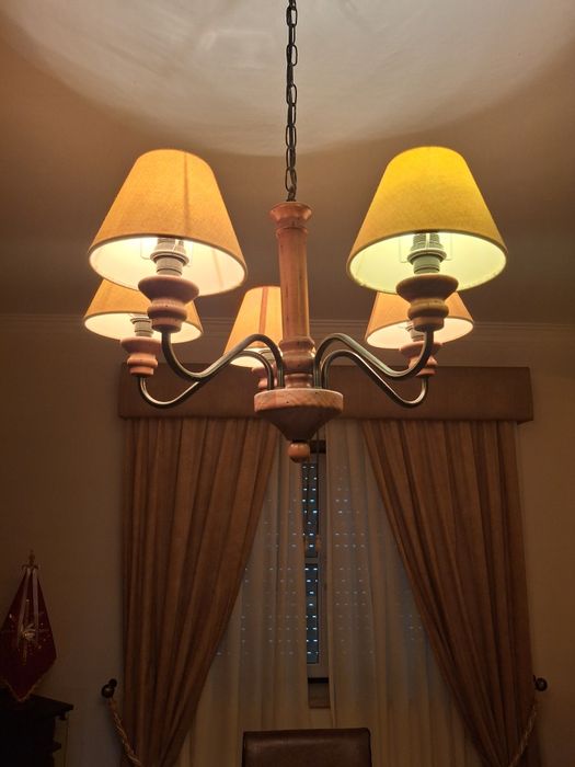 Mobilia de quarto individual com roupeiro
