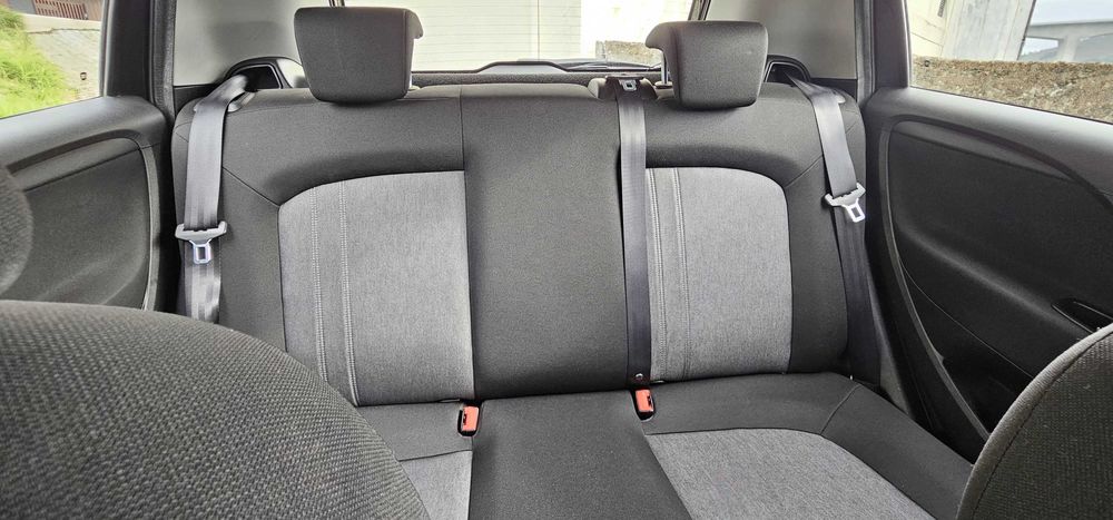 Fiat Punto Ano 2014 com 100.000 km