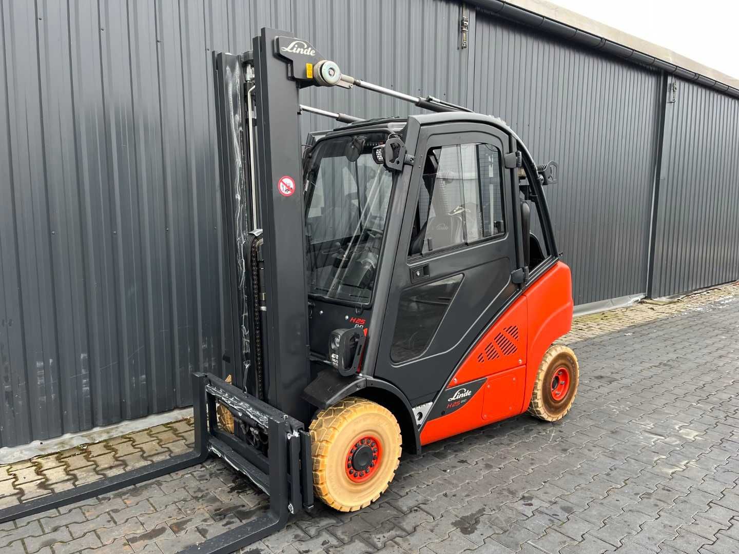 Wózek widłowy Linde H25T-02 Triplex Przesuw Kabina 2019 tylko 6656h