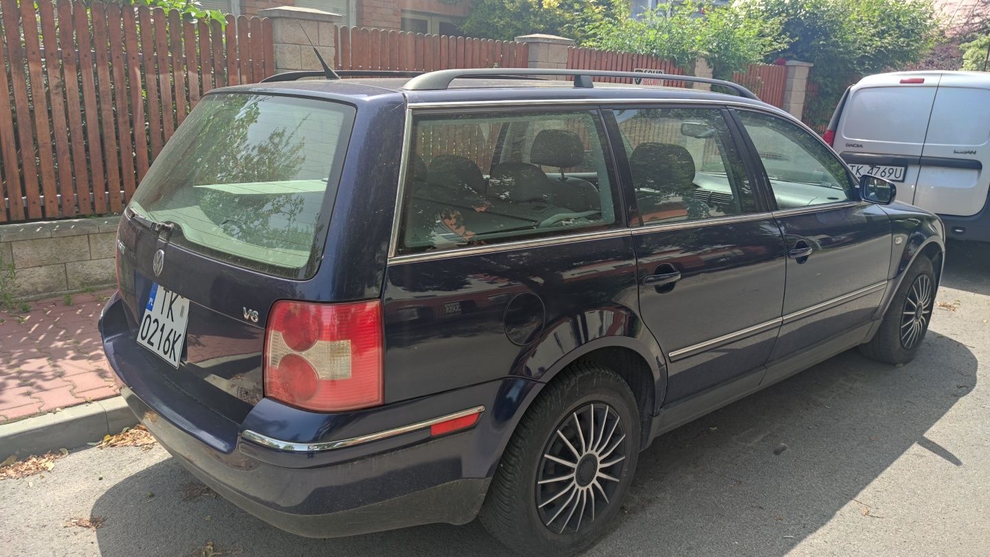 Volkswagen Passat B5 kombi 2,8 V6 USA automat 2002 rok