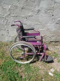 Инвалидная складная коляска ещё тех времен