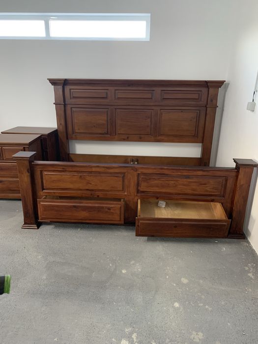 Cama De Casal Em Madeira