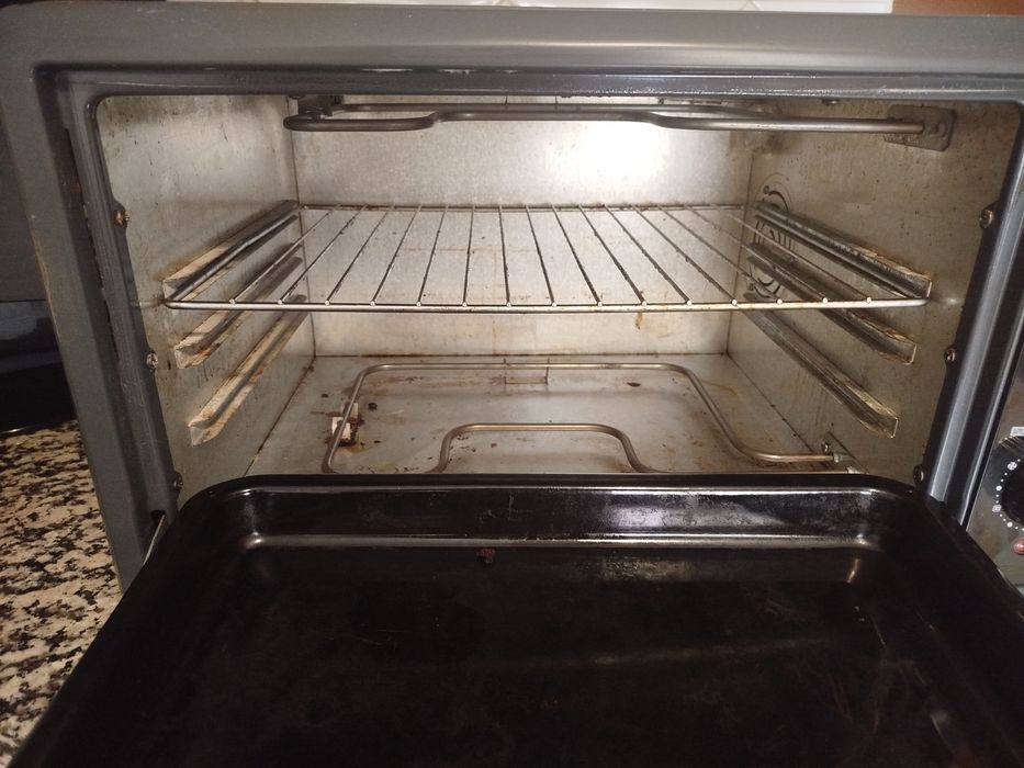 Forno eléctrico grande