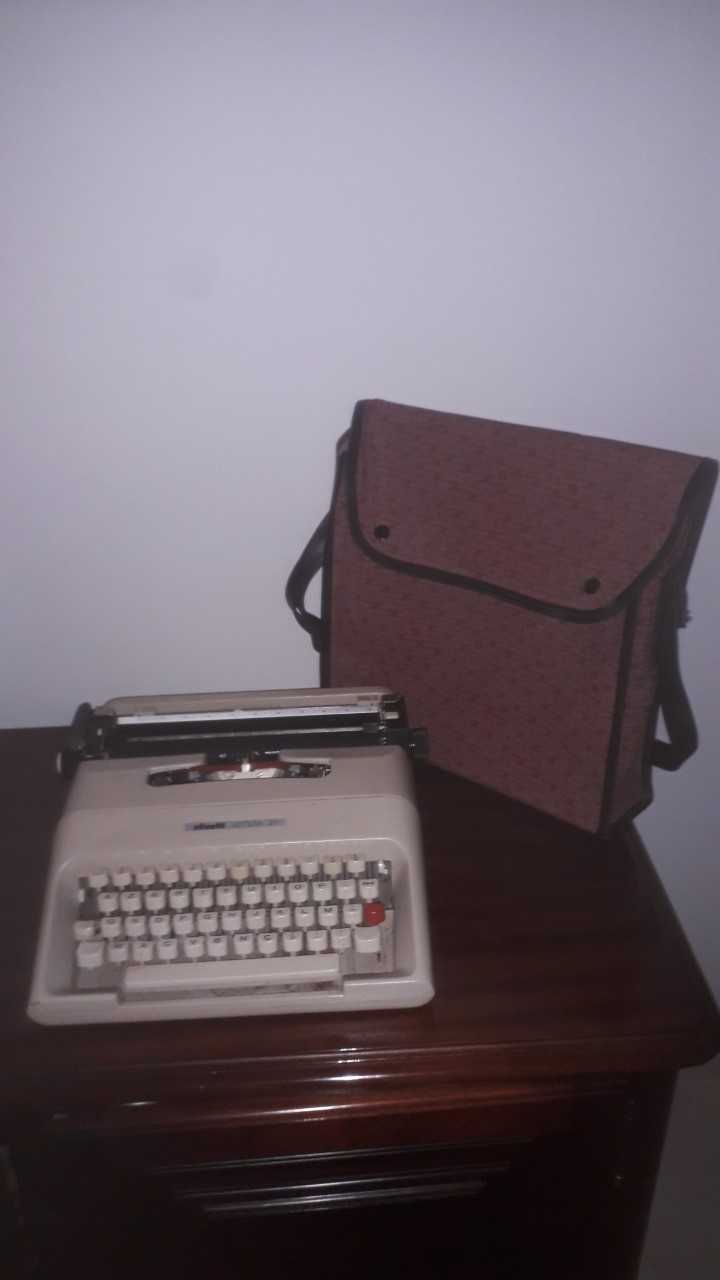 maquina escrever olivetti
