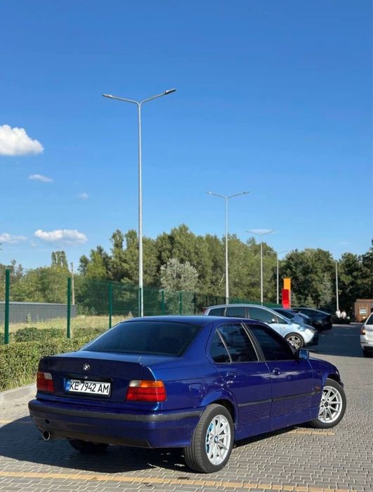 Продам БМВ е36 газ