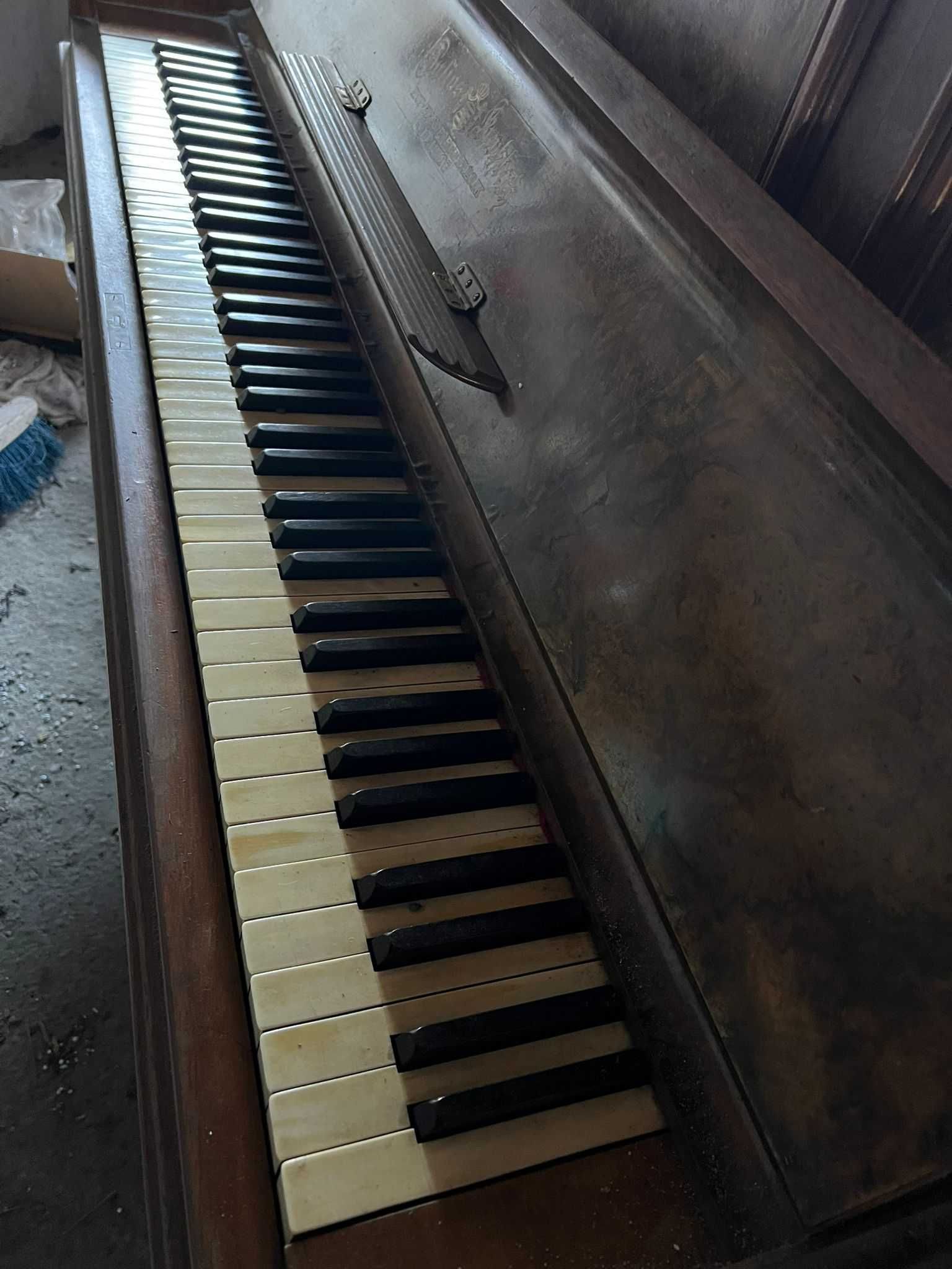 Pianino Julius Kreutzbach Leipzig