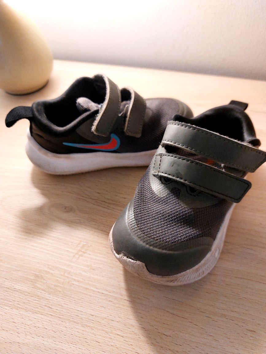 Buty chłopięce Nike 23,5
