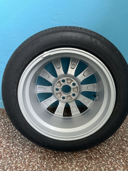 Продам оригинальный диск на камри 70 размер r17 с резиной Michelin