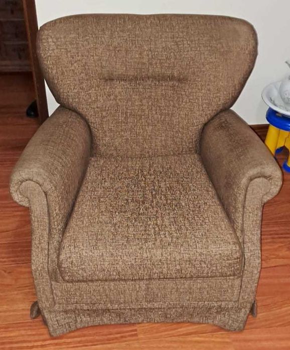 Sofá individual madeira maciça