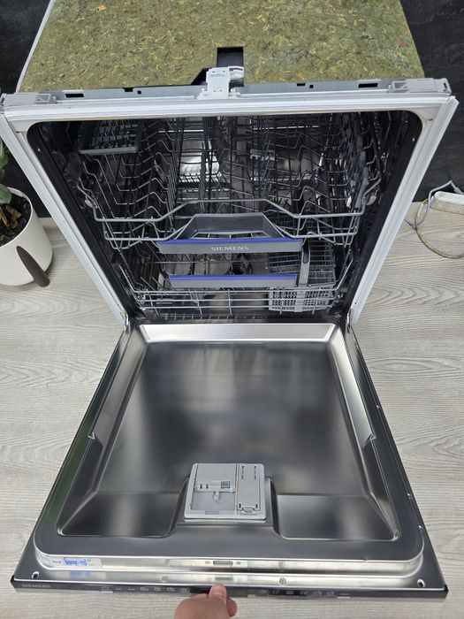 Посудомийка Siemens проекція (точкова) сушка 2021р 80.5мм Хороший стан
