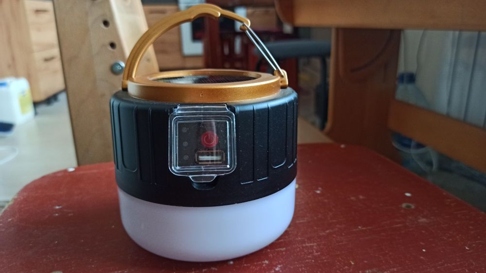 Ліхтарик, лампа кемпінгова з сонячною панеллю