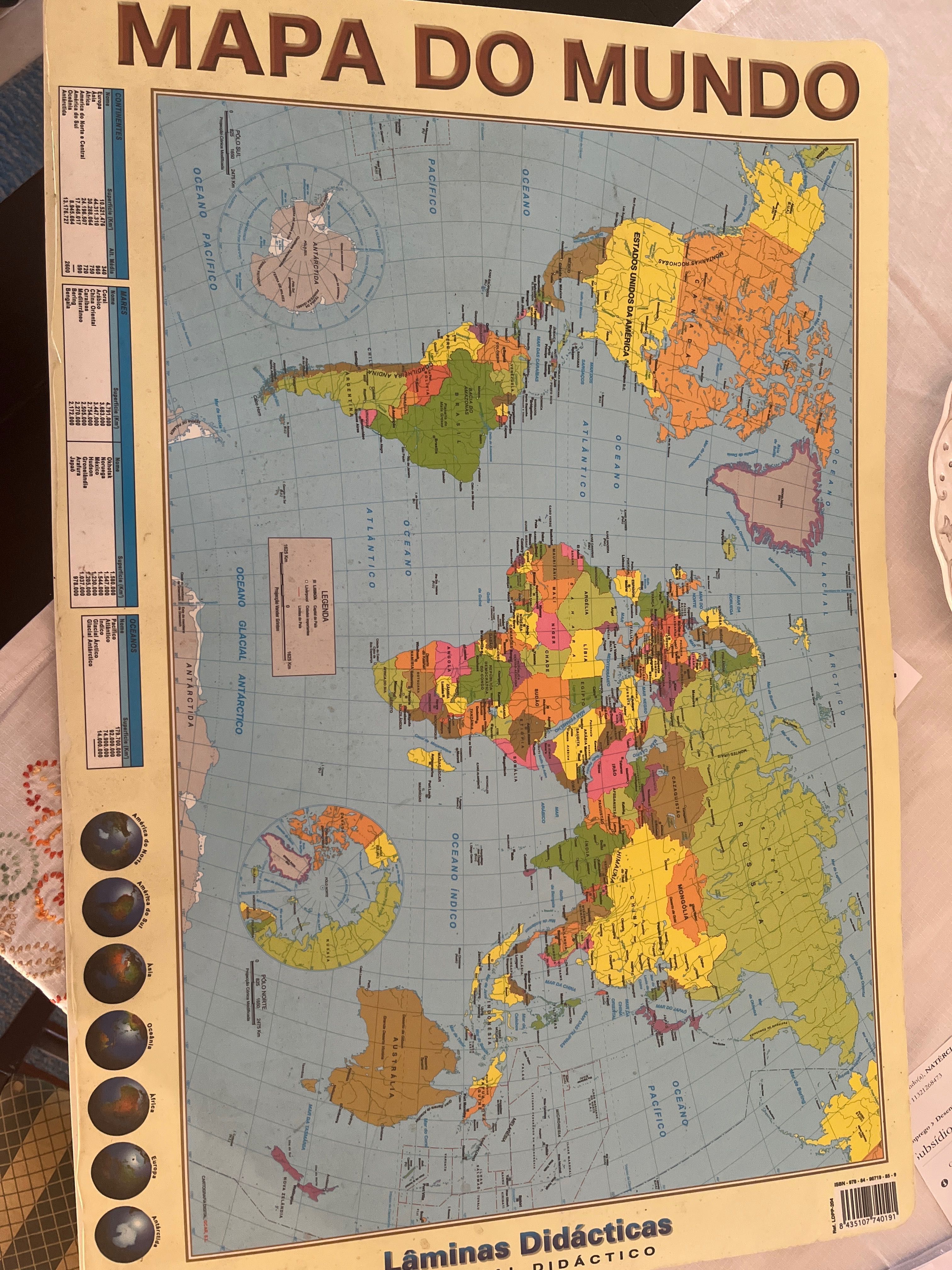 Mapa do Mundo didático.
