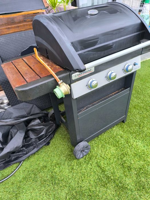 Barbecue a gás com 3 queimadores Campingaz