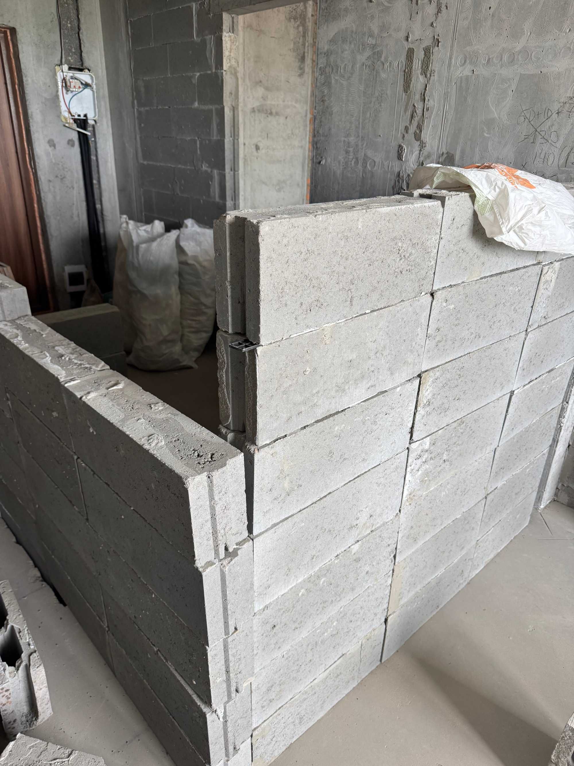 продам б/у будівельні блоки Керамзитобетонні Київ.