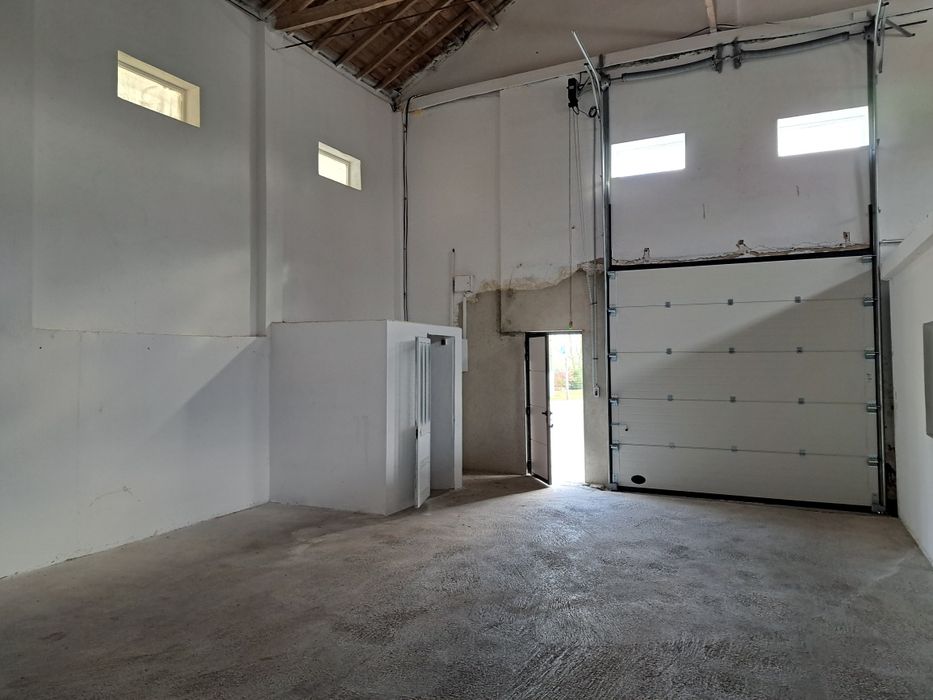 Aluga se Armazem Palmela-algeruz