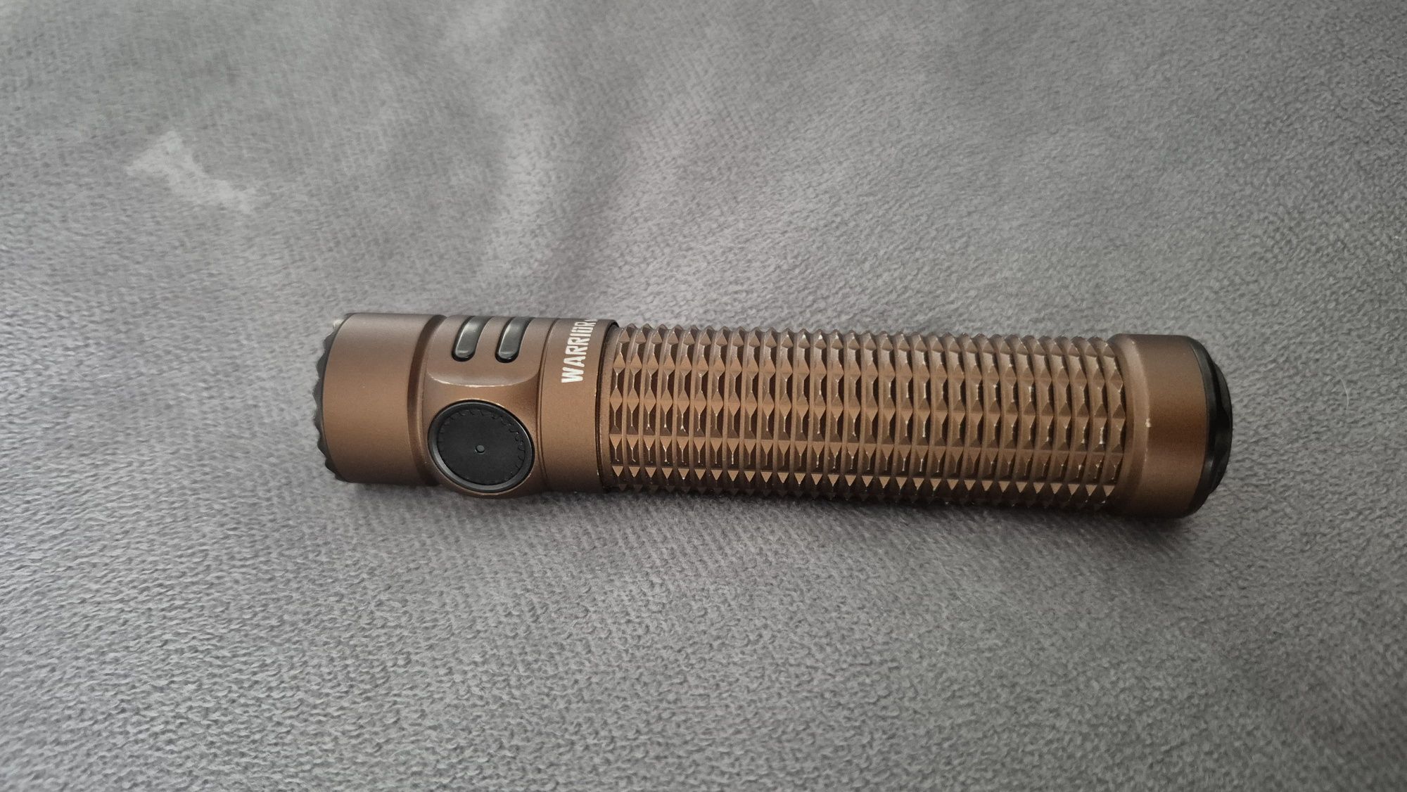 Latarka NA GWARANCJI !! Olight Warior mini 3 Desert Tan 1750 lumenów