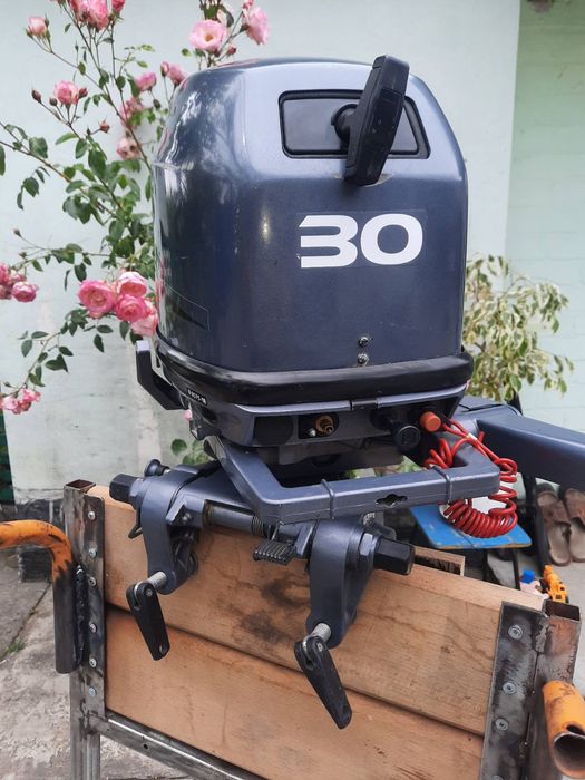 Лодочнй мотор ямаха 30
