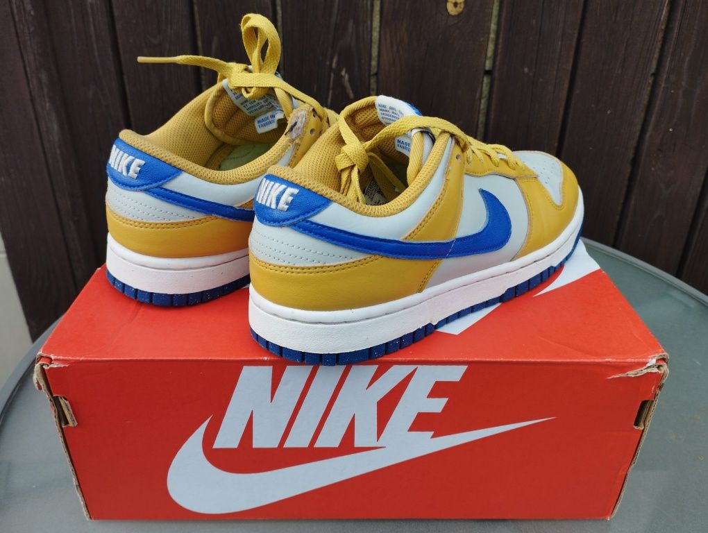 Sneakersy młodzieżowe Nike 39